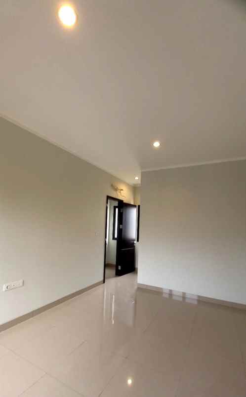 disewakan rumah cluster regia scg