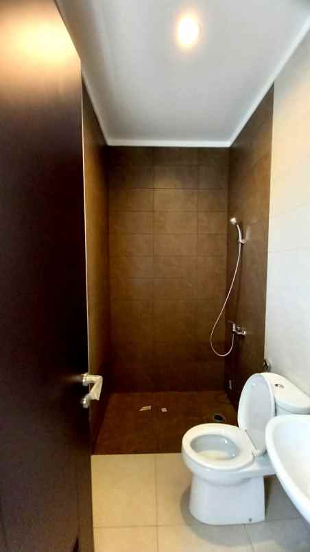 disewakan rumah cluster regia scg