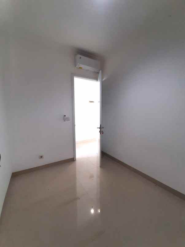 disewakan rumah cluster thames jgc