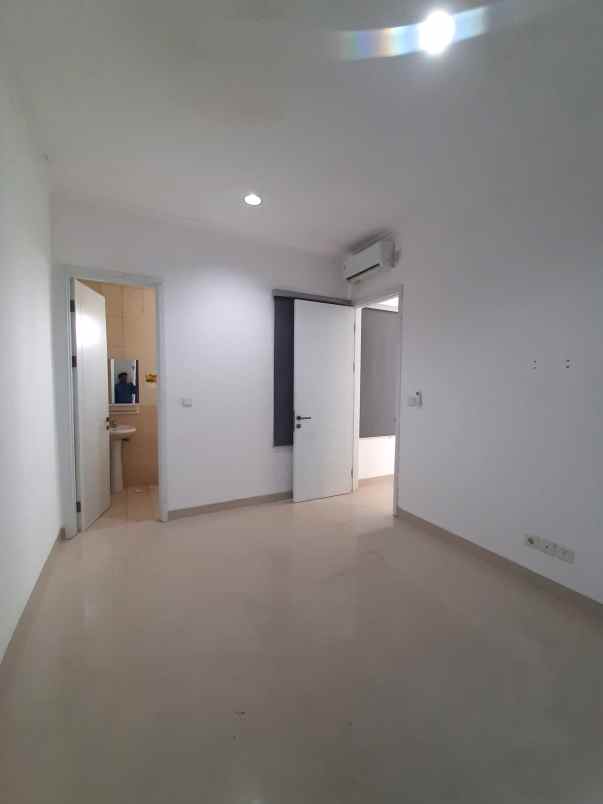 disewakan rumah cluster thames jgc