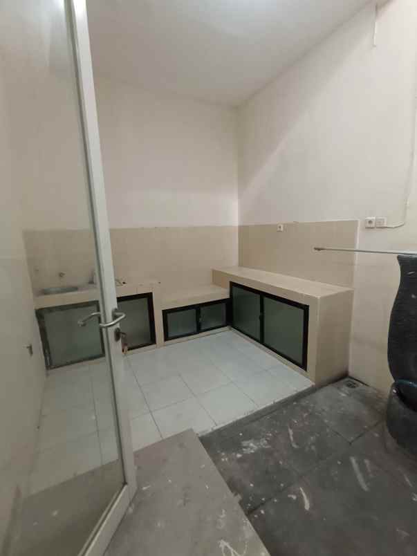 disewakan rumah east coast