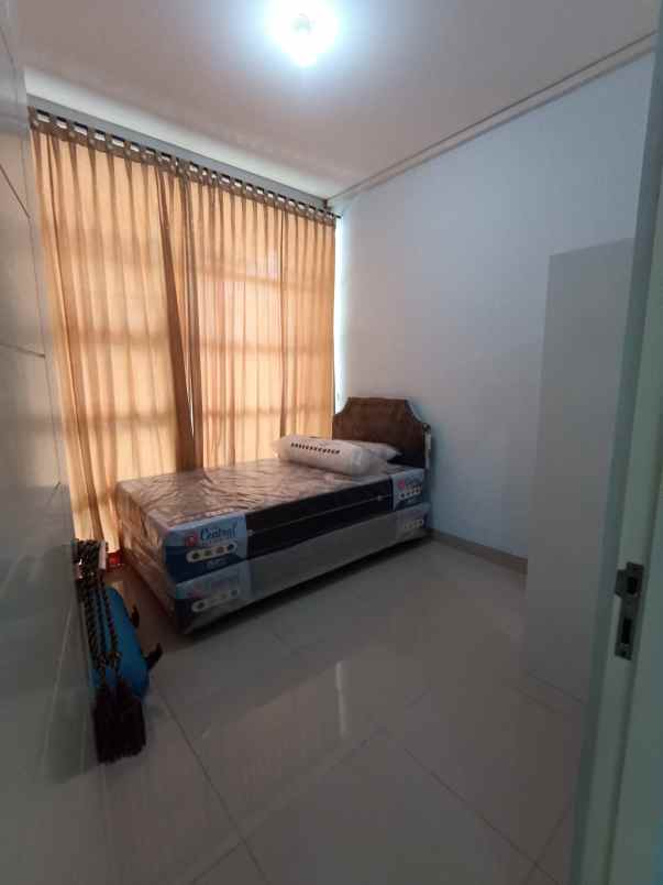 disewakan rumah east coast