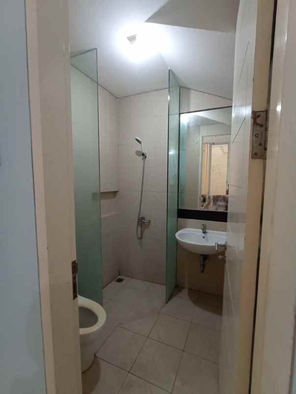 disewakan rumah east coast