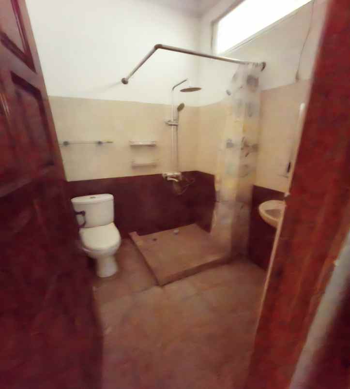 disewakan rumah jl cempaka putih tengah 27