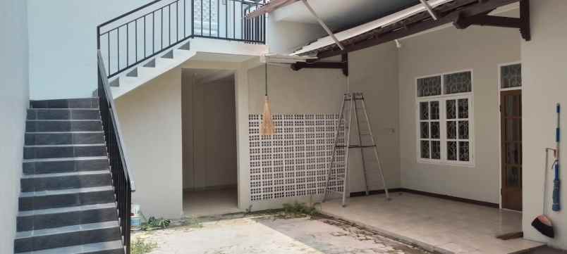 disewakan rumah mayjen sungkono surabaya