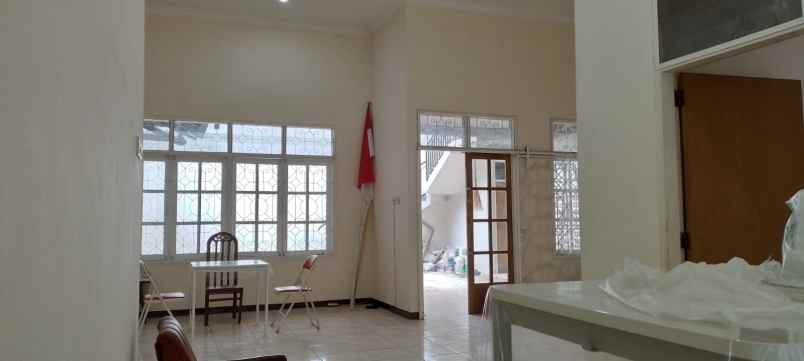 disewakan rumah mayjen sungkono surabaya