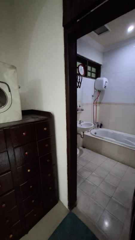 disewakan rumah perumahan darmo villa