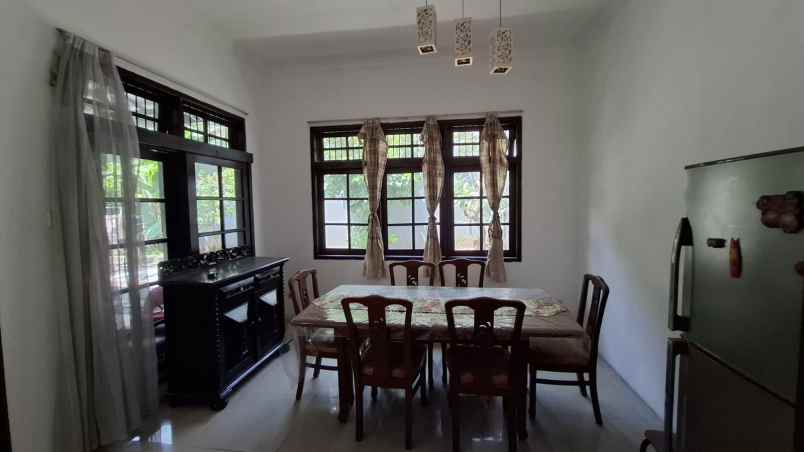 disewakan rumah perumahan darmo villa