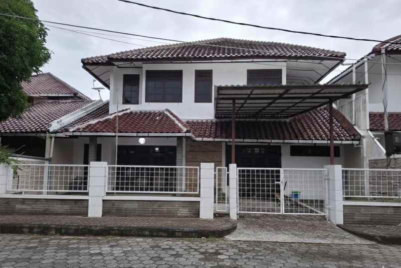 disewakan rumah perumahan darmo villa