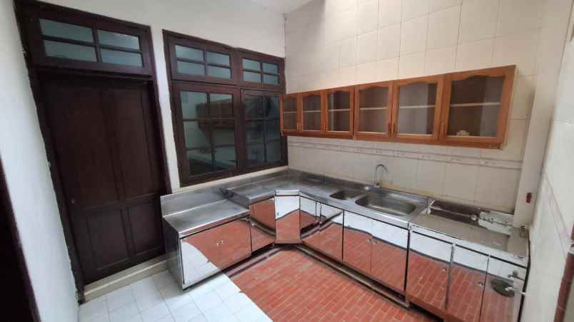 disewakan rumah perumahan darmo villa