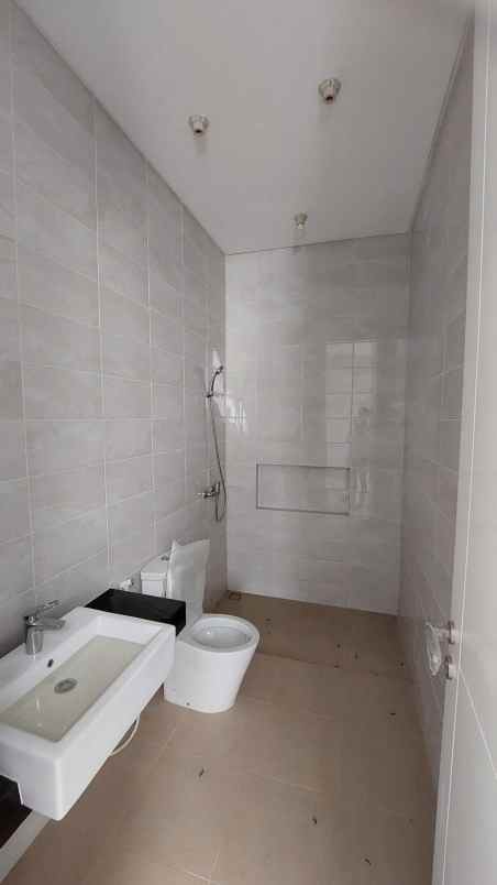 disewakan rumah puri galaxy jasmine court