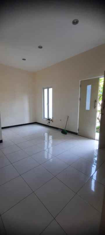 disewakan rumah rungkut asri tengah