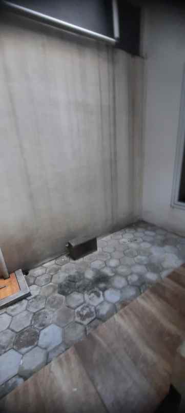 disewakan rumah rungkut asri tengah