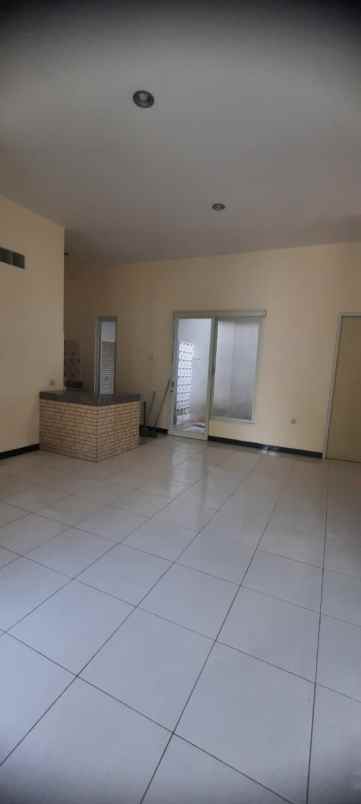 disewakan rumah rungkut asri tengah