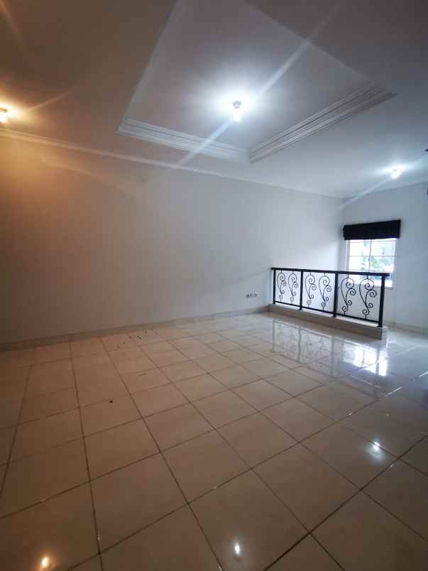 disewakan rumah siap huni di gading grande harga ok