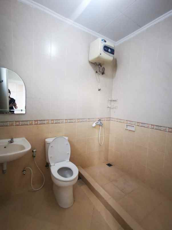 disewakan rumah siap huni di gading grande harga ok