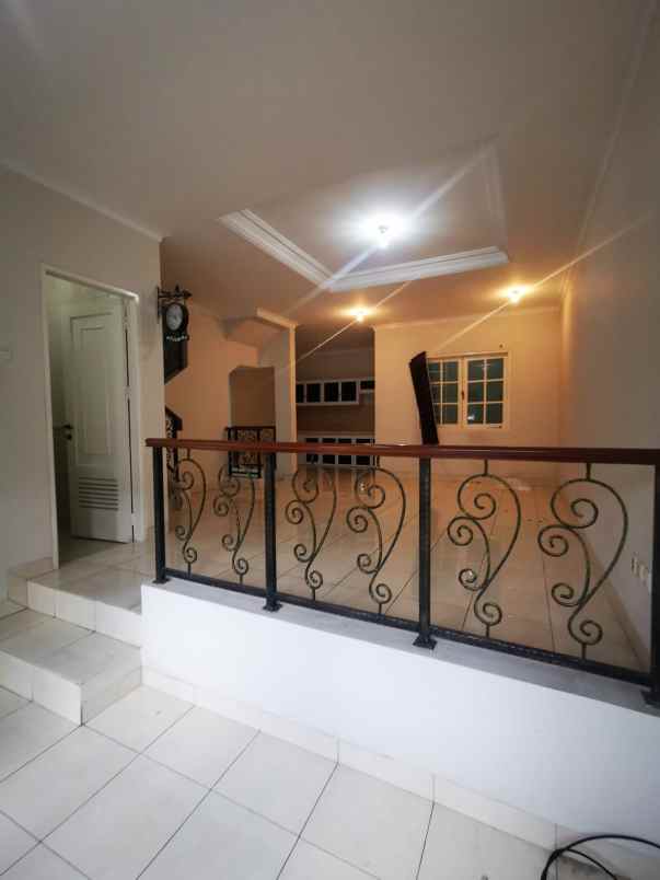 disewakan rumah siap huni di gading grande harga ok