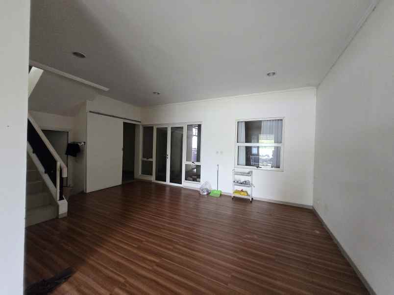 disewakan rumah suvarna sutera cluster bahana