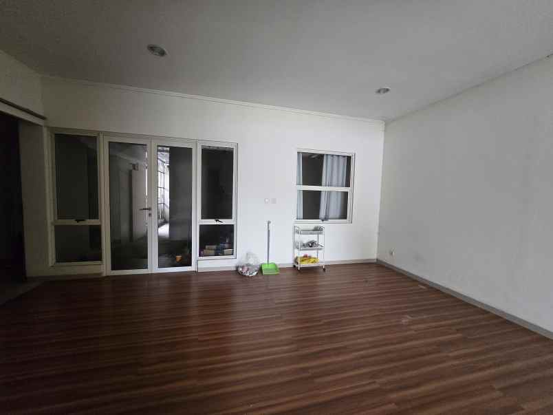 disewakan rumah suvarna sutera cluster bahana