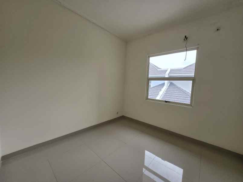 disewakan rumah suvarna sutera cluster bahana