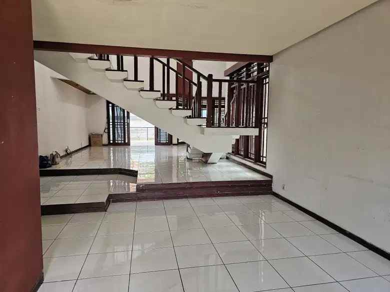 disewakan rumah tinggal besar lokasi cilandak timur