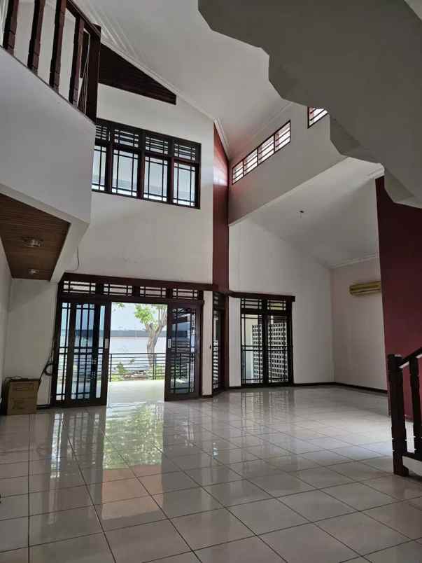 disewakan rumah tinggal besar lokasi cilandak timur