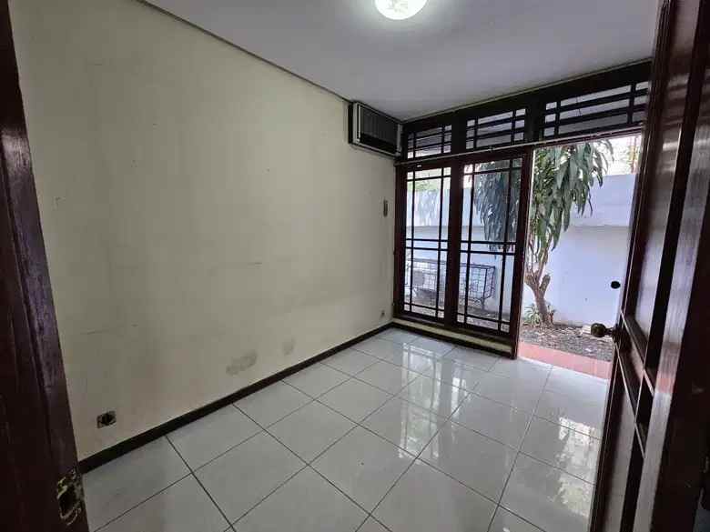 disewakan rumah tinggal besar lokasi cilandak timur