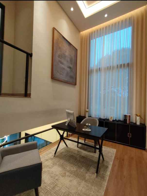 hunian mewah bergaya modern tropis di selatan jakarta