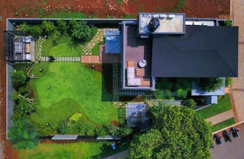 hunian mewah bergaya modern tropis di selatan jakarta