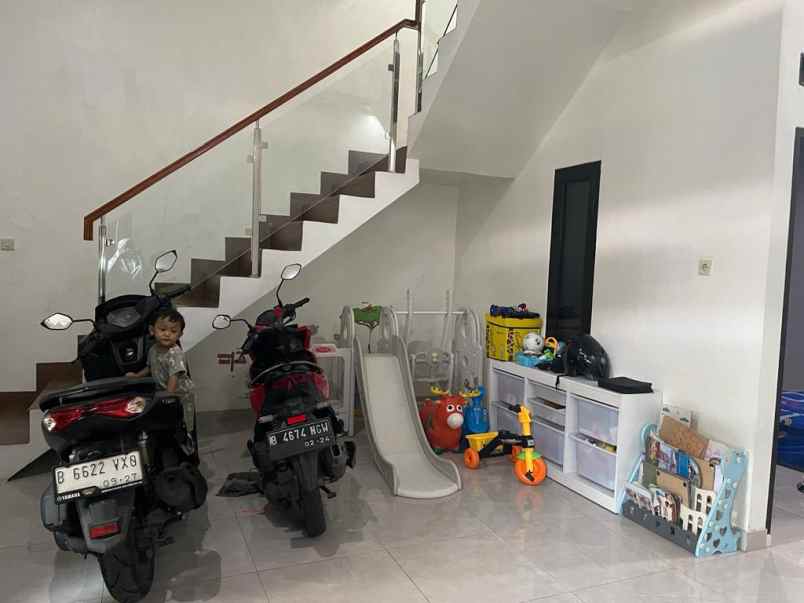 jual cepat rumah modern minimalis di ciledug