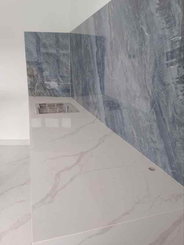 jual rumah 2 lantai grand royale ciracas jakarta timur