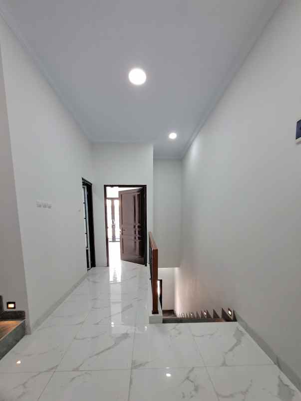 jual rumah baru siap huni di komplek dki jagakarsa