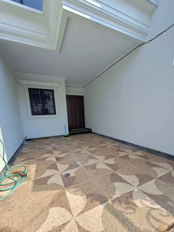 jual rumah baru siap huni di komplek dki jagakarsa