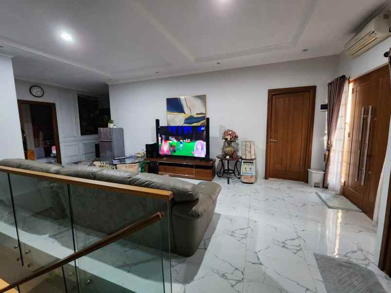 jual rumah komplek di victoria