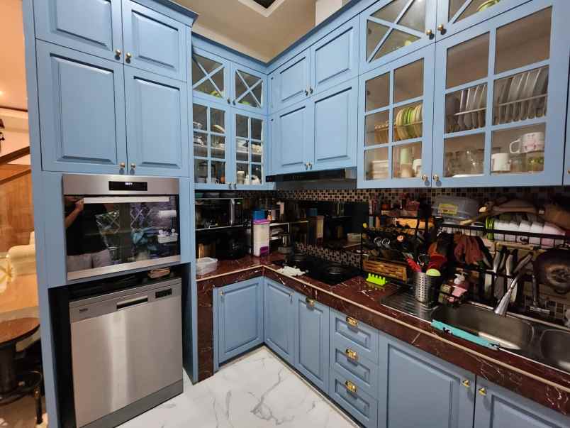 jual rumah komplek di victoria