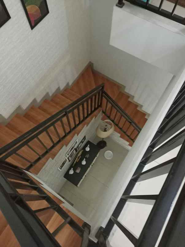 jual rumah semi furnished di ciledug