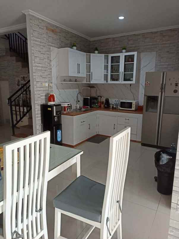 jual rumah semi furnished di ciledug