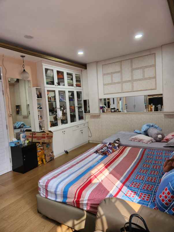 jual rumah taman palem lestari