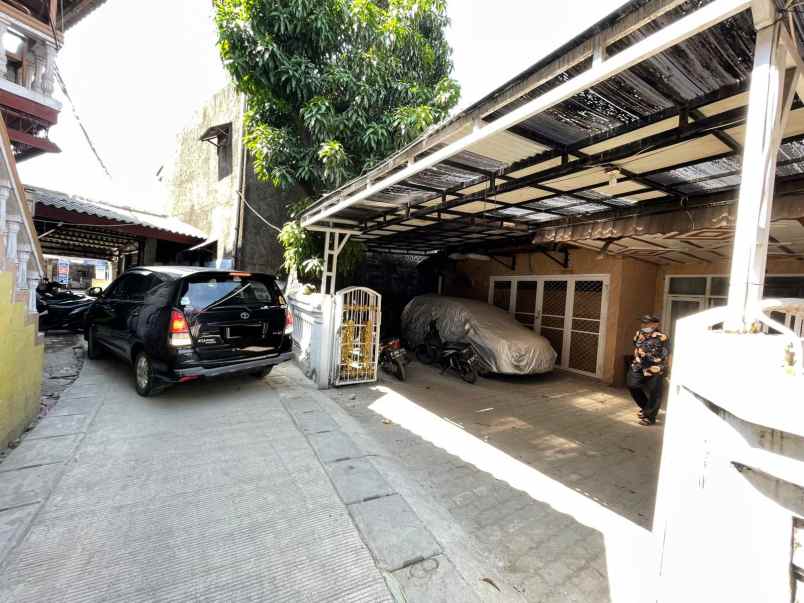 jual rumah utama dan rumah kost 16 kamar