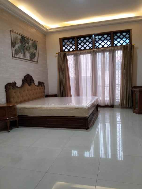 jual sewa rumah x kedubes di area senopati