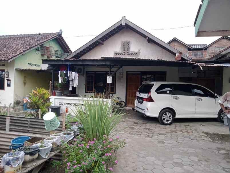 luas 342m2 dekat upn