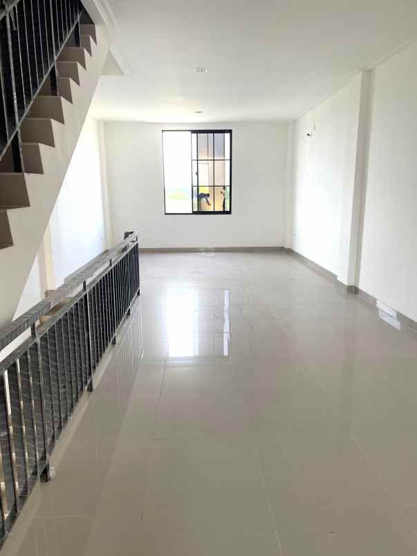 ruko osaka 3lantai 4 5x15 68m pik 2 pantai indah kapuk