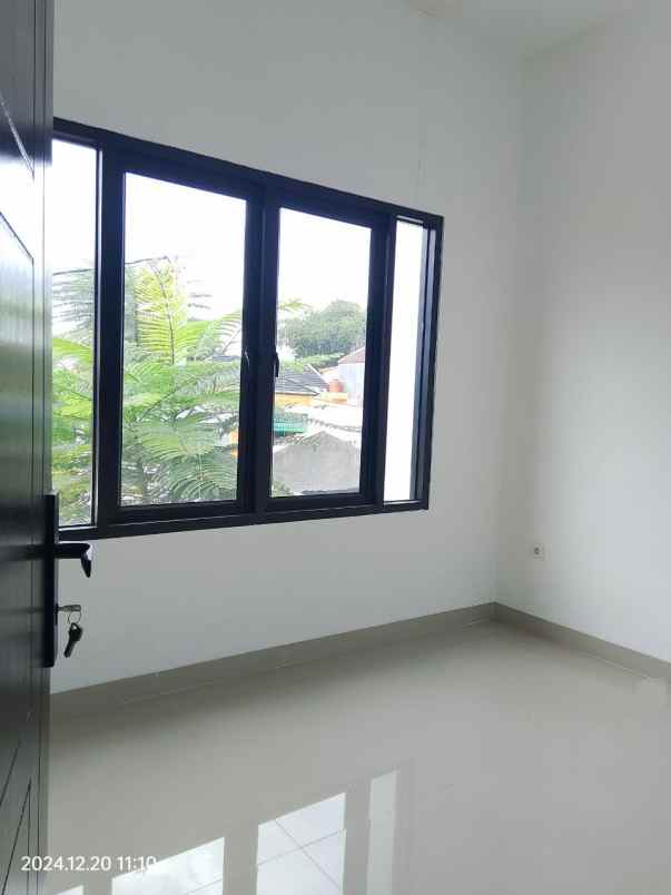 rumah 2 lantai di dekat gdc akses stasiun krl bisa kpr
