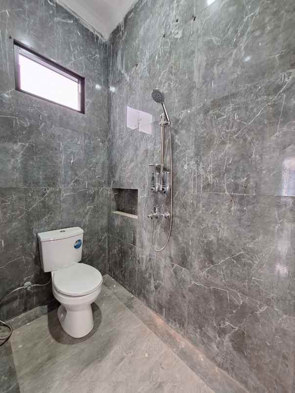 rumah 2 lantai di depok dengan harga sangat terjangkau