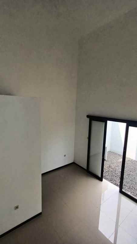 rumah 2 lantai lokasi ngenep karangploso malang