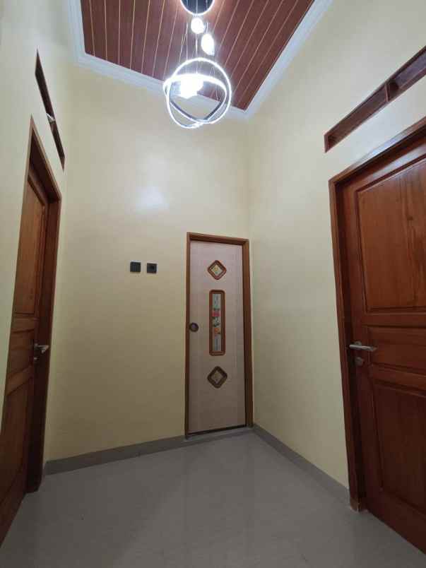 rumah 2 lantai minimalis di permata hijau permai