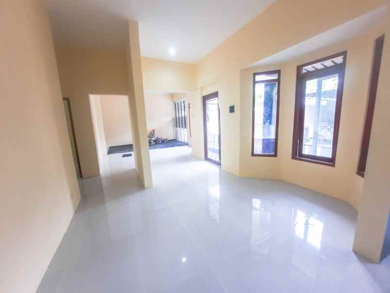 rumah 2 lantai paling murah di mlati sleman