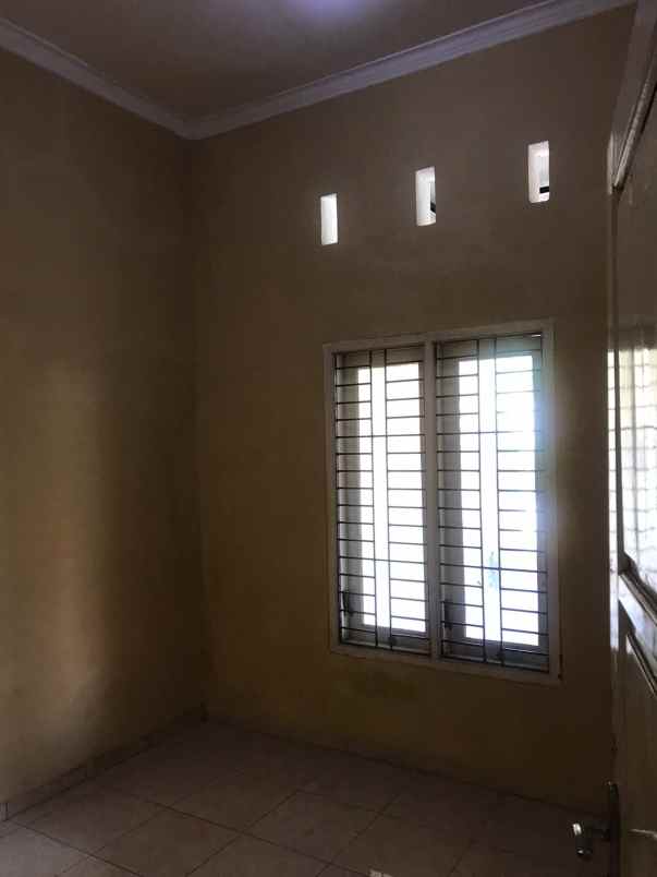 rumah 2 lantai siap huni dekat kampus unikama