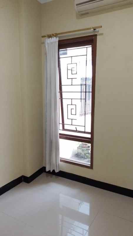 rumah 2 lantai siap huni perumahan graha wahid