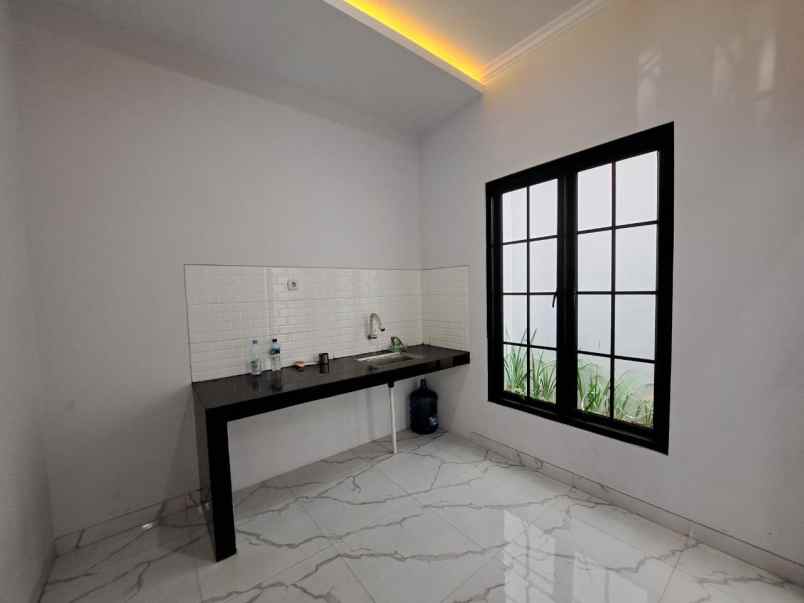 rumah 3 lantai di pejaten pasar minggu jakarta selatan